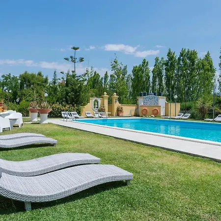 Rita Hotel 3*