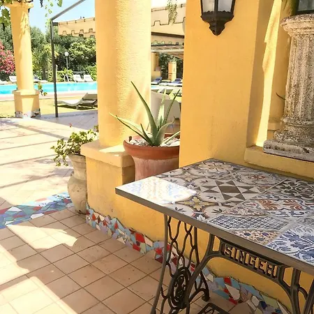 Rita Hotel