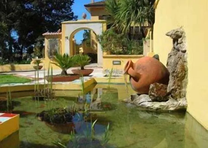 Rita Hotel 3*