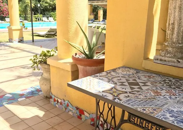 Rita Hotel